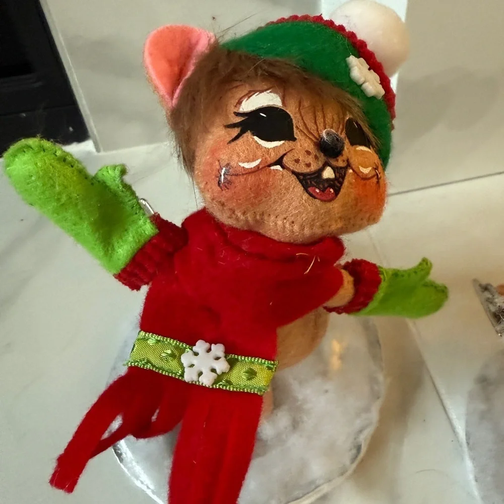 Set of 2 Annalee Mobilitee Dolls ice skating mice figurines
